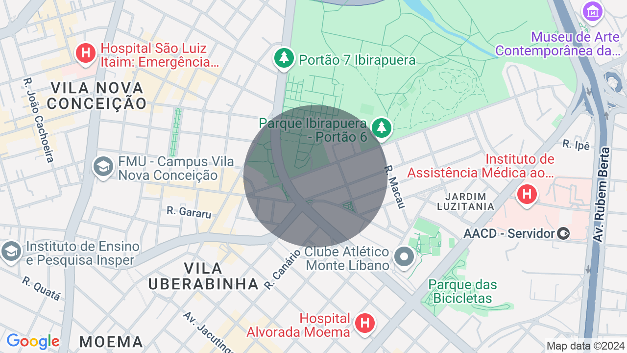 Casa única debruçada no Parque Ibirapuera