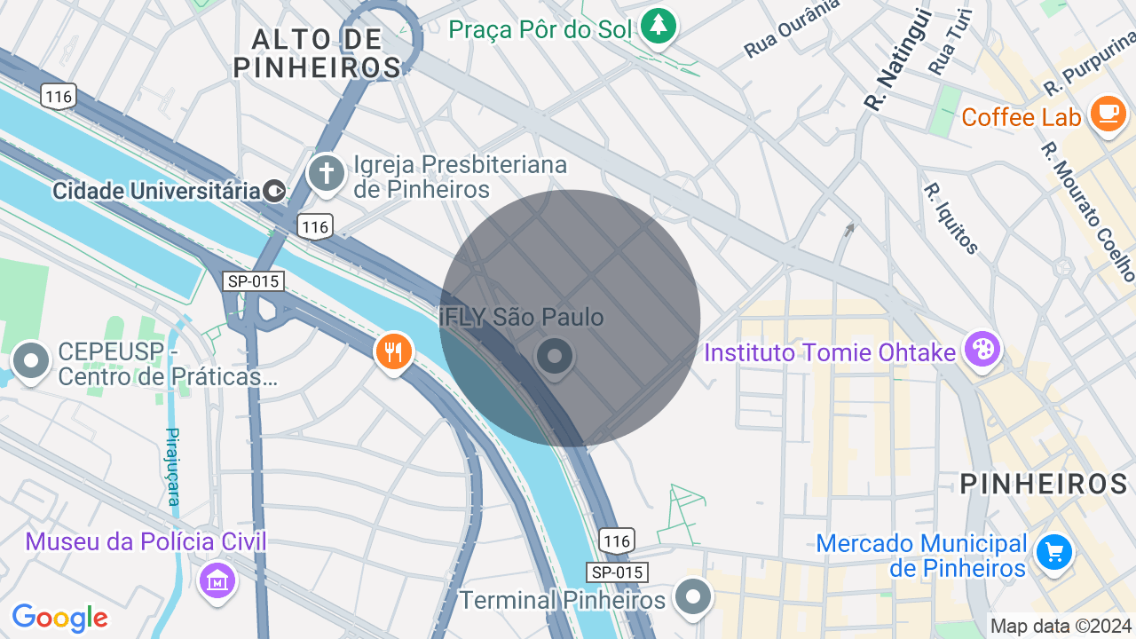 Casa á venda em Alto de Pinheiros. 