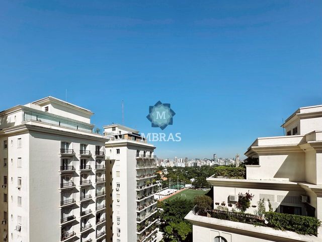 Cobertura no Baixo Jardins debruçada no Clube Paulistano 1